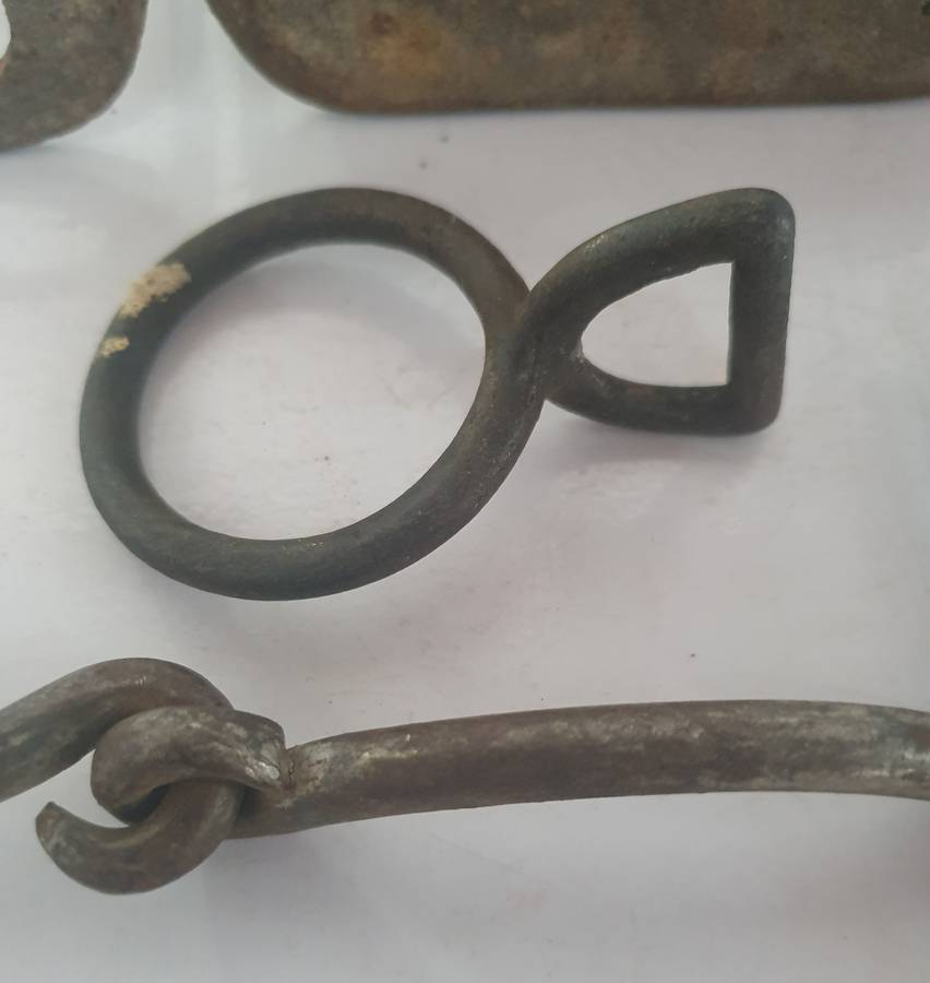 16 X  ANGLO BOER WAR ARTIFACTS .SALVAGED  FROM GENERAL WYAND MALAN FORTS RICHMOND. VEGKOP.