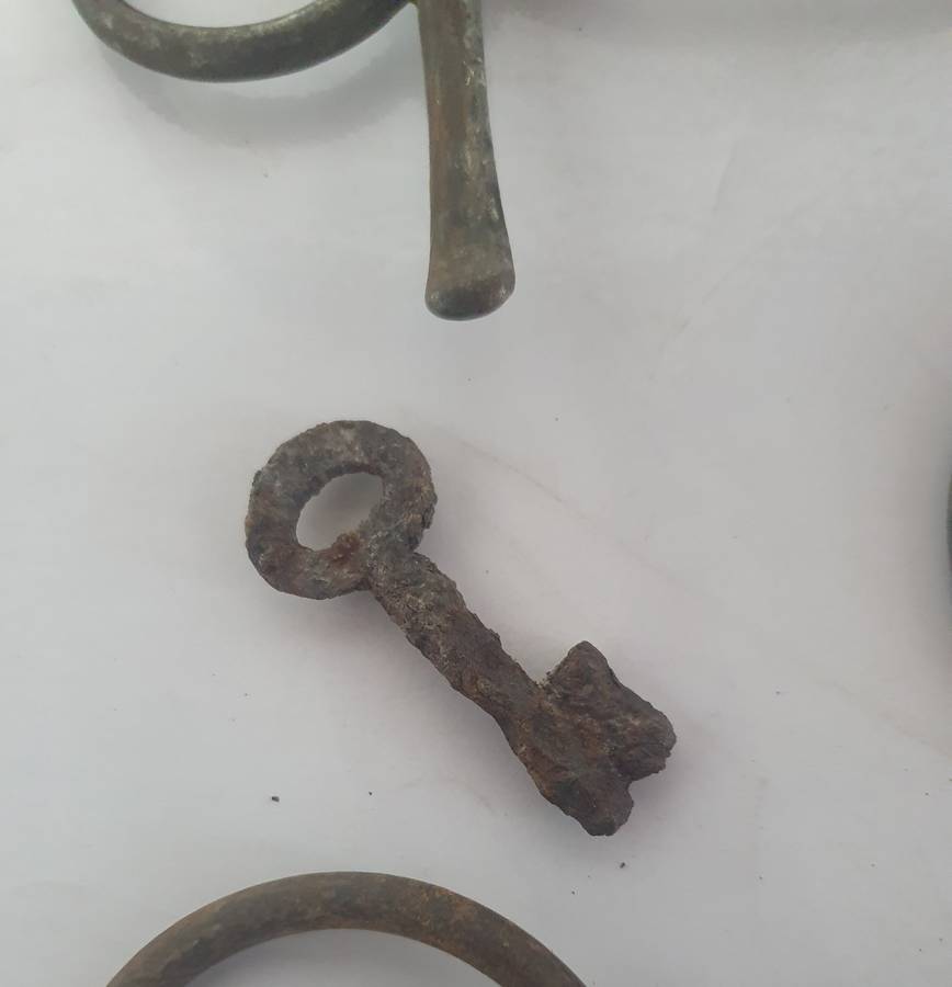 16 X  ANGLO BOER WAR ARTIFACTS .SALVAGED  FROM GENERAL WYAND MALAN FORTS RICHMOND. VEGKOP.