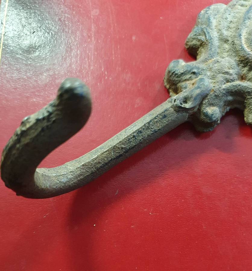 1820s BIG CAST IRON COAT / HAT WALL HOOK.