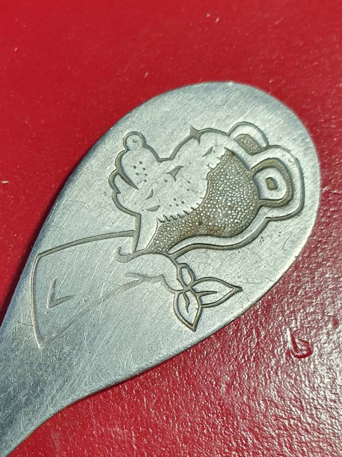 VINTAGE TOMMEE TIPPEE SPOON FOR TODDLERS. SCARCE !!!