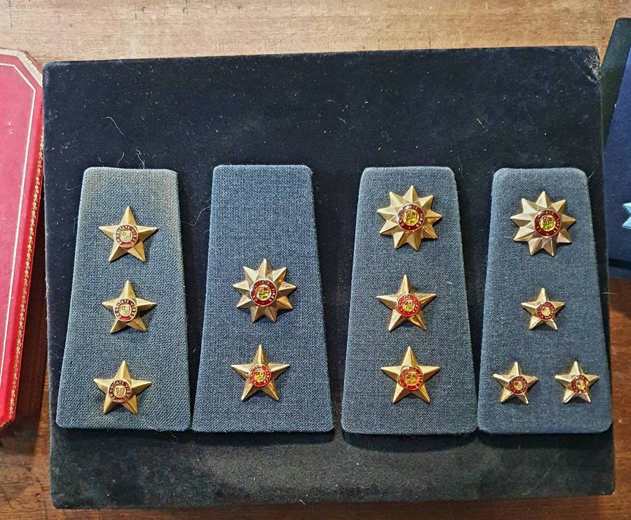 4 X  SENIOR OFFICERS RANK  EPAULETTES. CAPT- BRIG.