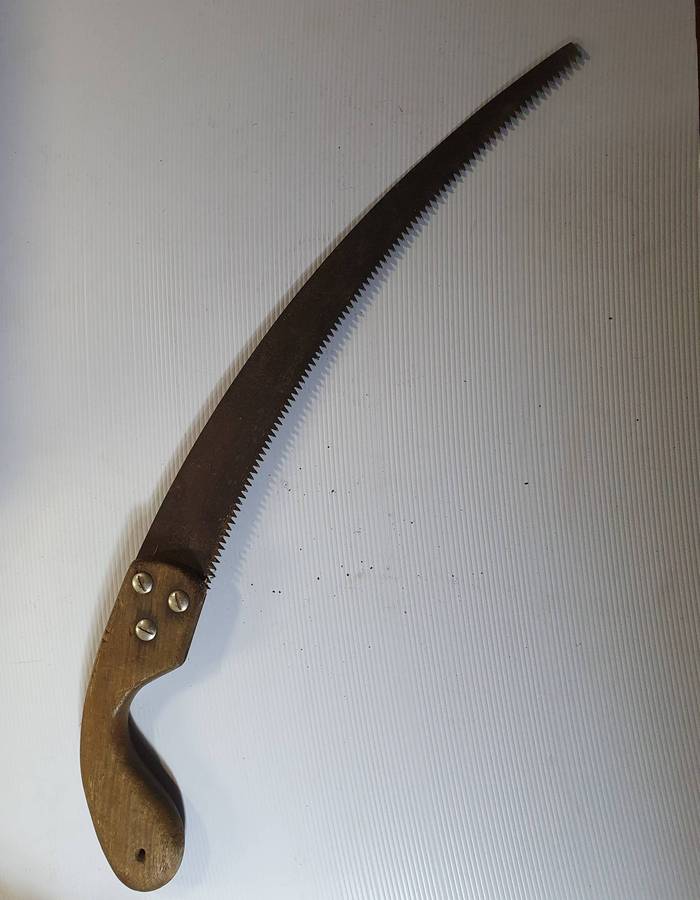ANTIQUE PRUNING SAW. 600mm LONG.