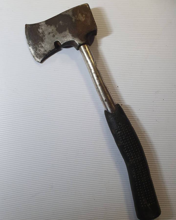 VINTAGE CARPENTERS  HAND AXE