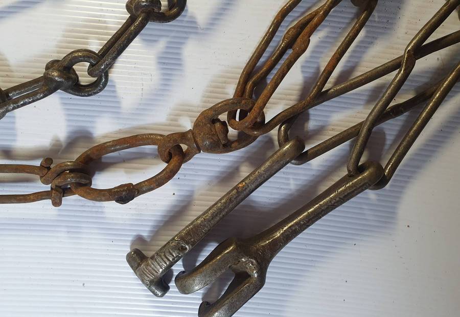 ANTIQUE DRAAD TREK / WIRE STRAINER TOOL WITH EXTRA CHAIN GRABER HOOKS.