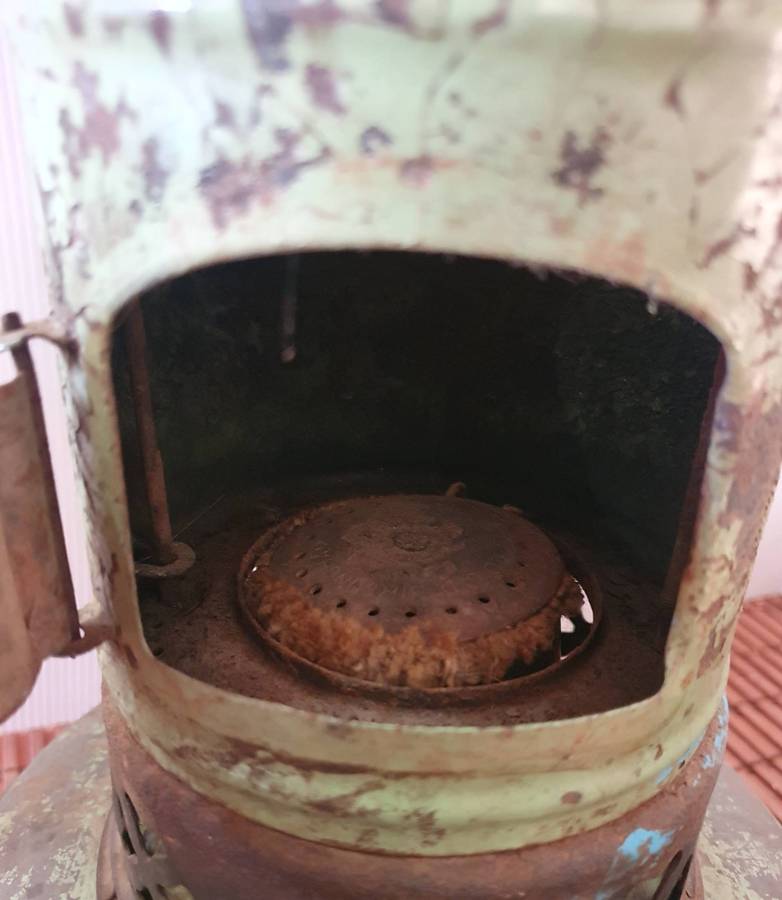 ANTIQUE 30CM HIGH PARAFFIN STOVE AND ENAMEL POT.
