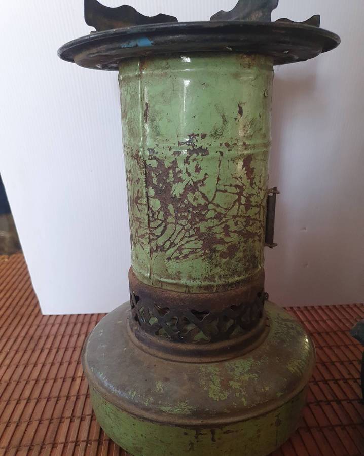 ANTIQUE 30CM HIGH PARAFFIN STOVE AND ENAMEL POT.