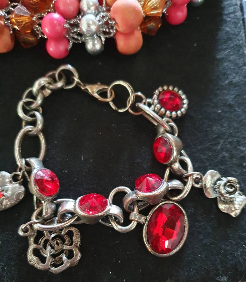 13 X PIECES HIGH END JEWELLERY. HIGH VALUE ITEMS !! ONE BID FOR ALL.