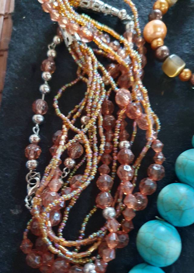 13 X PIECES HIGH END JEWELLERY. HIGH VALUE ITEMS !! ONE BID FOR ALL.