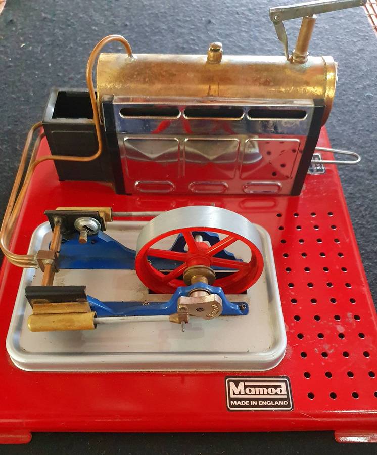 VINTAGE MAMOD ENGLAND STEAM ENGINE. TWIN CYLINDER.