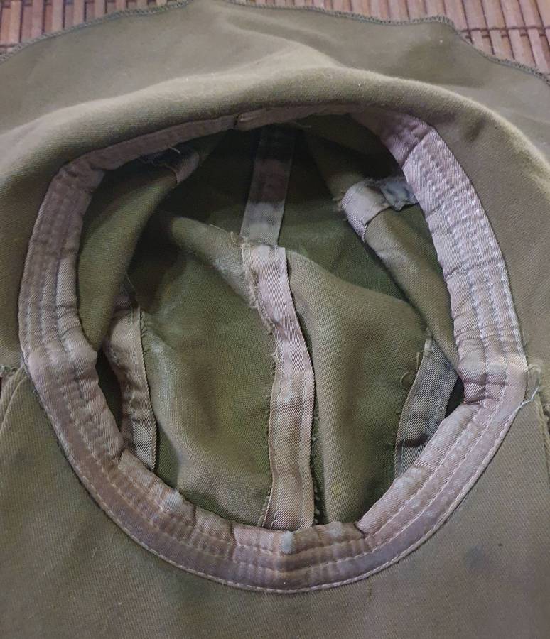 1983 NUTRIA BUSH CAP WITH FLAP. UNKNOW ORIGIN. 50cm. CIRC.