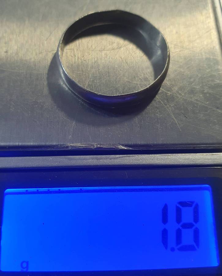 .960 SILVER RING. 22mm  1.80g