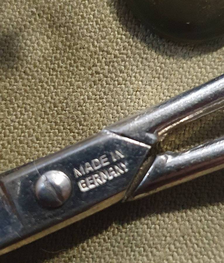 WW 11 SEWING KIT WITH CONTENTS.