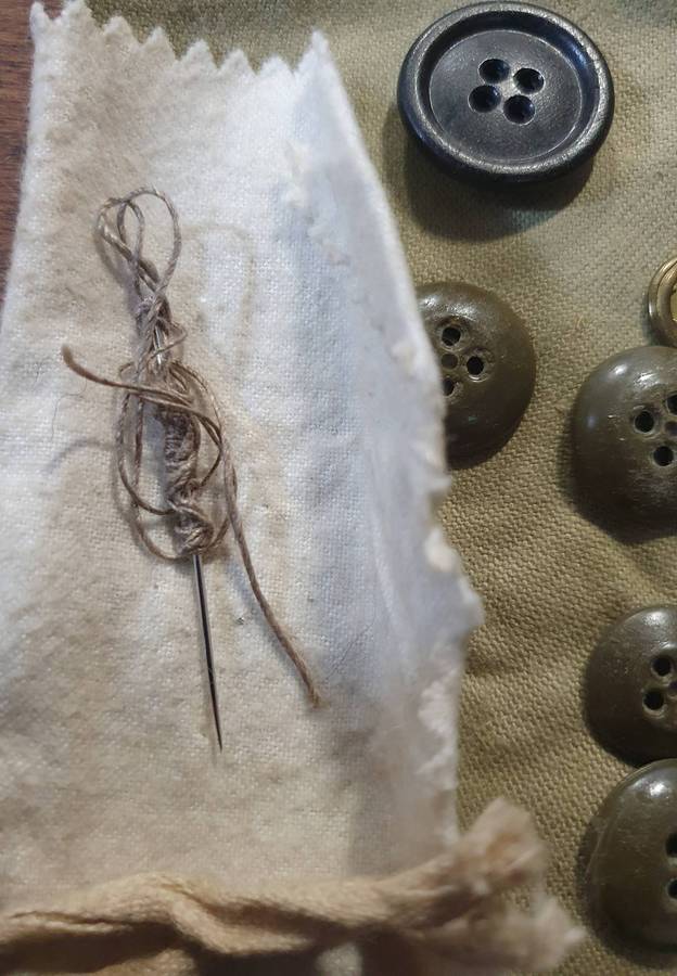 WW 11 SEWING KIT WITH CONTENTS.