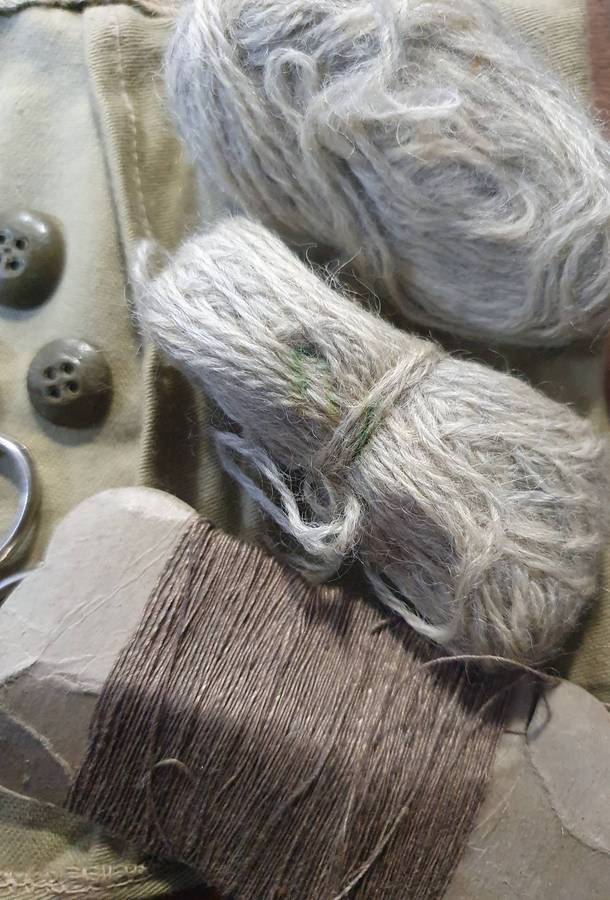 WW 11 SEWING KIT WITH CONTENTS.