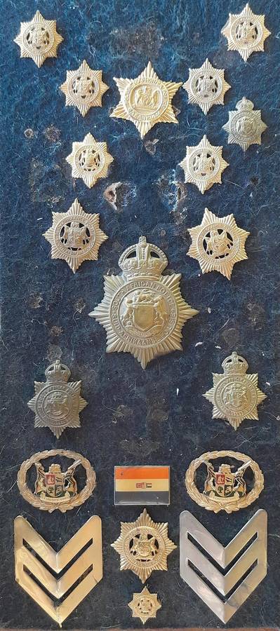 Collection of 20 x South African  Armed forces Badges & insignia, 1910's -1980's