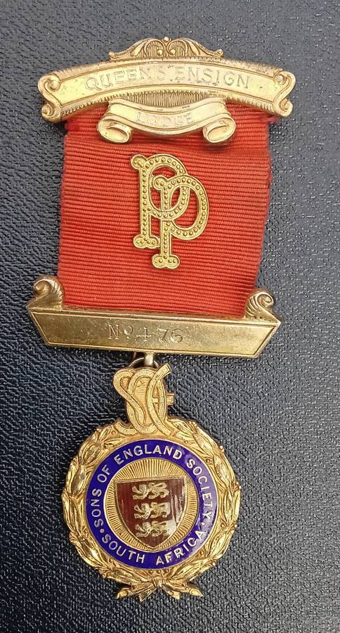 Sons of England South Africa QUEENS ENSIGN LODGE No 476 SILVER medals ect.