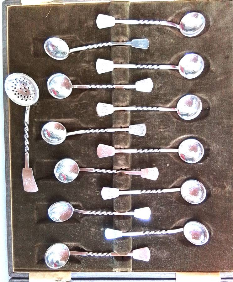 13pc Silver Shilling Spoon Set