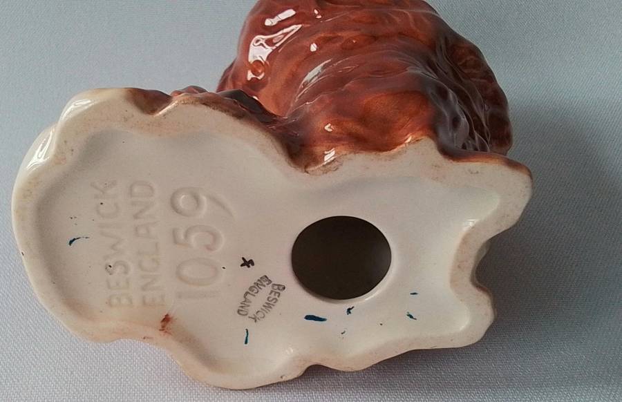 Beswick  -  Vintage porcelain - Pekingese  Dog Figure