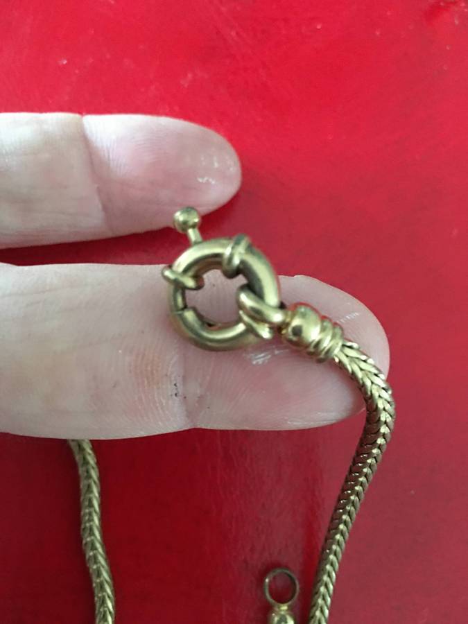 VINTAGE GOLD TONED NECKLACE