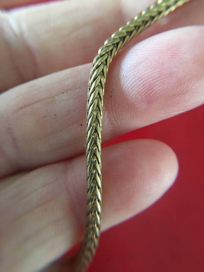VINTAGE GOLD TONED NECKLACE