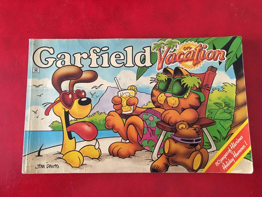 VINTAGE GARFIELD PAPERBACK - 1984