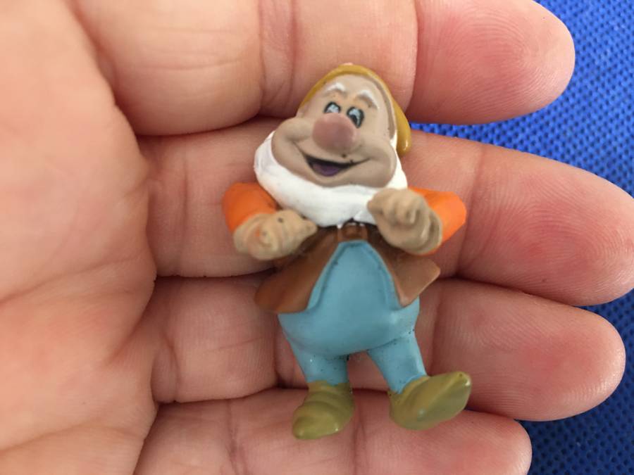 LOVELY LOT OF 8  DISNEY TOY FIGURES AND SMURFS - MC DONALDS AND VIACOM INC.