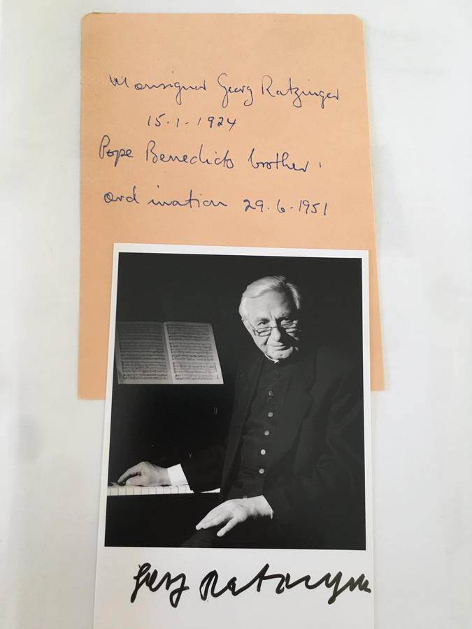 AUTOGRAPHED / SIGNED POPE BENEDICTS BROTHER   MONSIGNIOR GEORGE RATZINGER