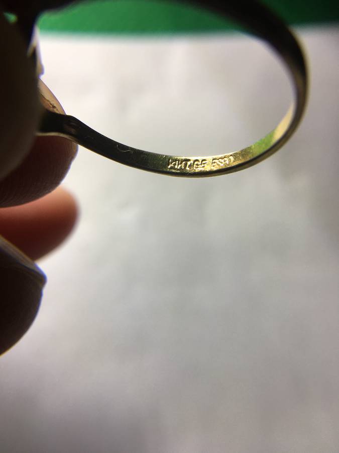 VINTAGE OPAL RING WITH ONE STONE MISSING -  SEE CARETS  ON INSIDE 14 KTS ESPO DIFFICULT TO SEE