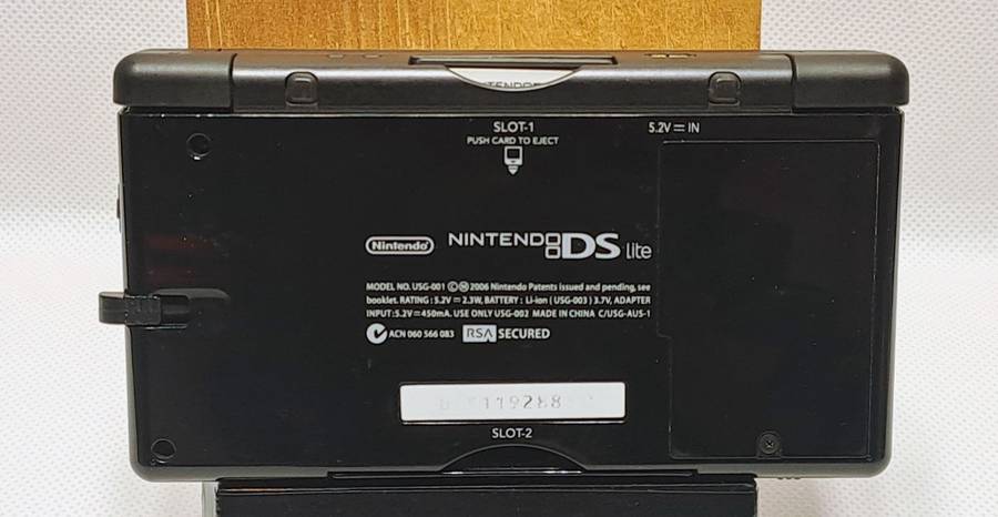Nintendo DS Lite (Black) Handheld Console with three games (Free Shipping)