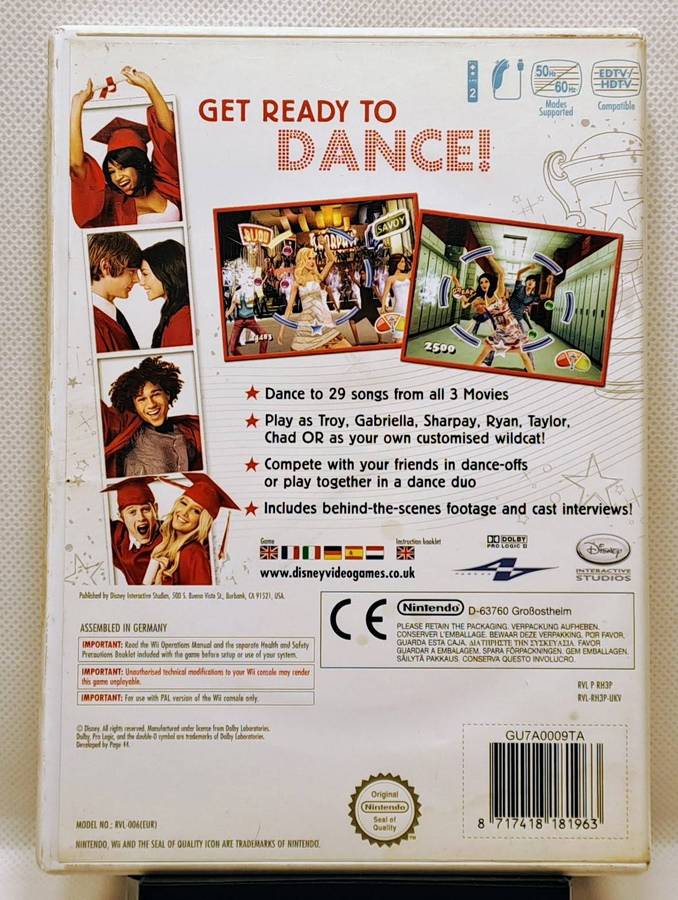 Nintendo Wii (Black & White) Console, games and HDMI Bundle