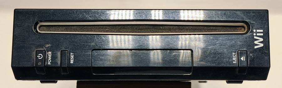 Nintendo Wii (Black & White) Console, games and HDMI Bundle