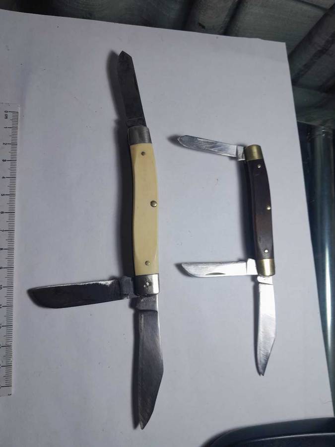 2 x Vintage US Imperial Frontier Stock Knives.