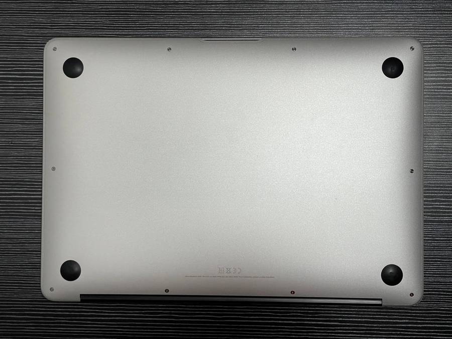 Apple Mackboook Air 2017 Emaculate Condition + 60W Fast Charger