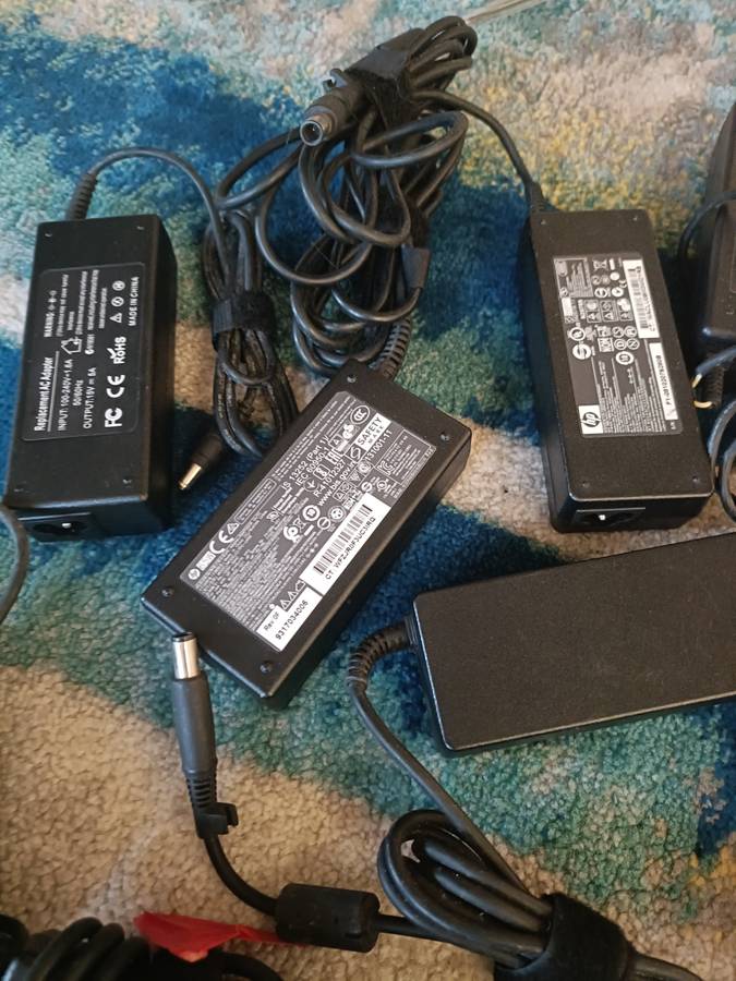 Bulk lot of HP Chargers