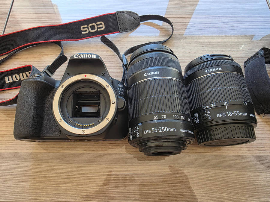 Canon EOS 200D