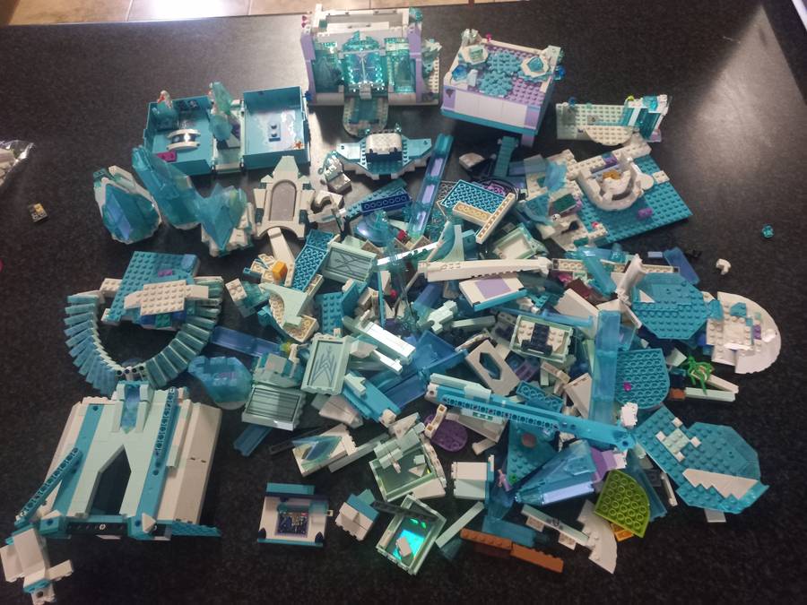 LEGO DISNEY  FROZEN ELSAS ICE PALACE AND MANY OTHER PARTS