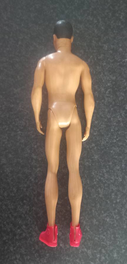 COLLECTION 5X BARBIE DOLLS, KEN, LOTS OF MYSCENE SHOES AND CLOTHING