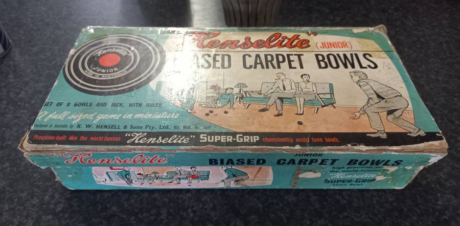 VINTAGE HEMSELITE [JUNIOR] BIASED CARPET BOWLS IN ORIGINAL BOX