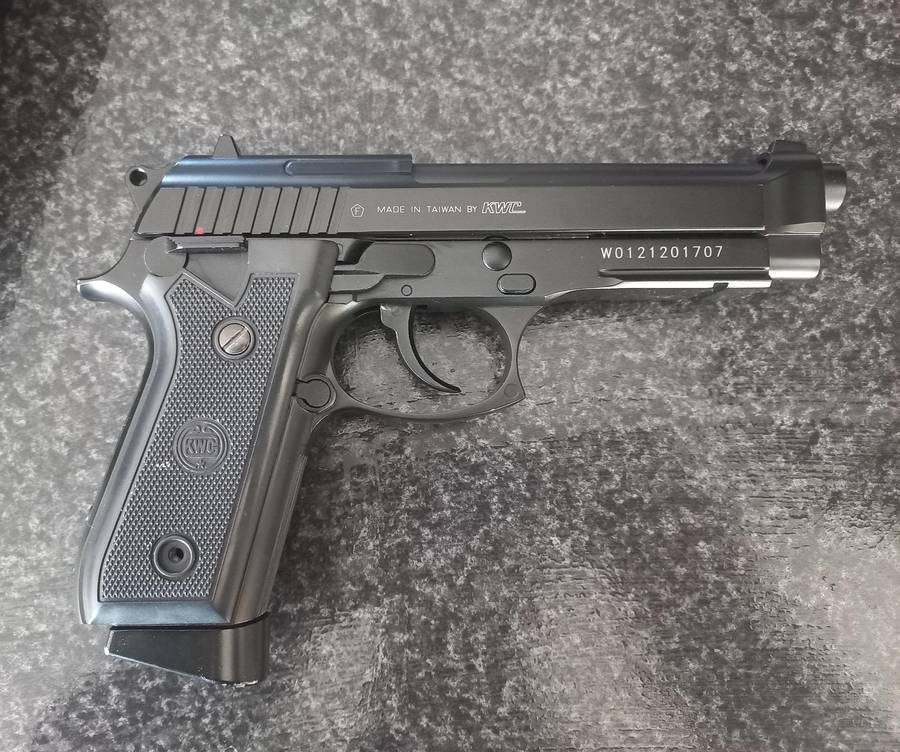 A KWL GAS PISTOL - MADE IN TAIWAN
