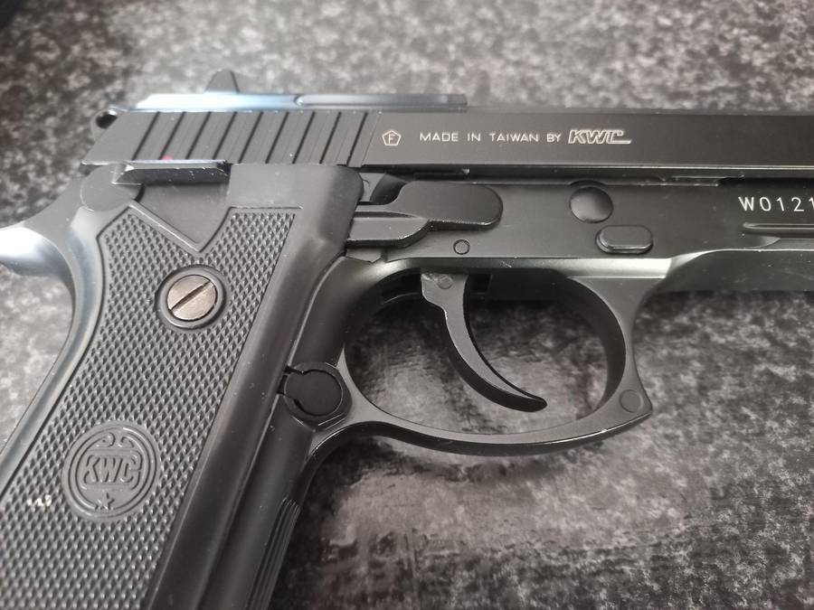 A KWL GAS PISTOL - MADE IN TAIWAN