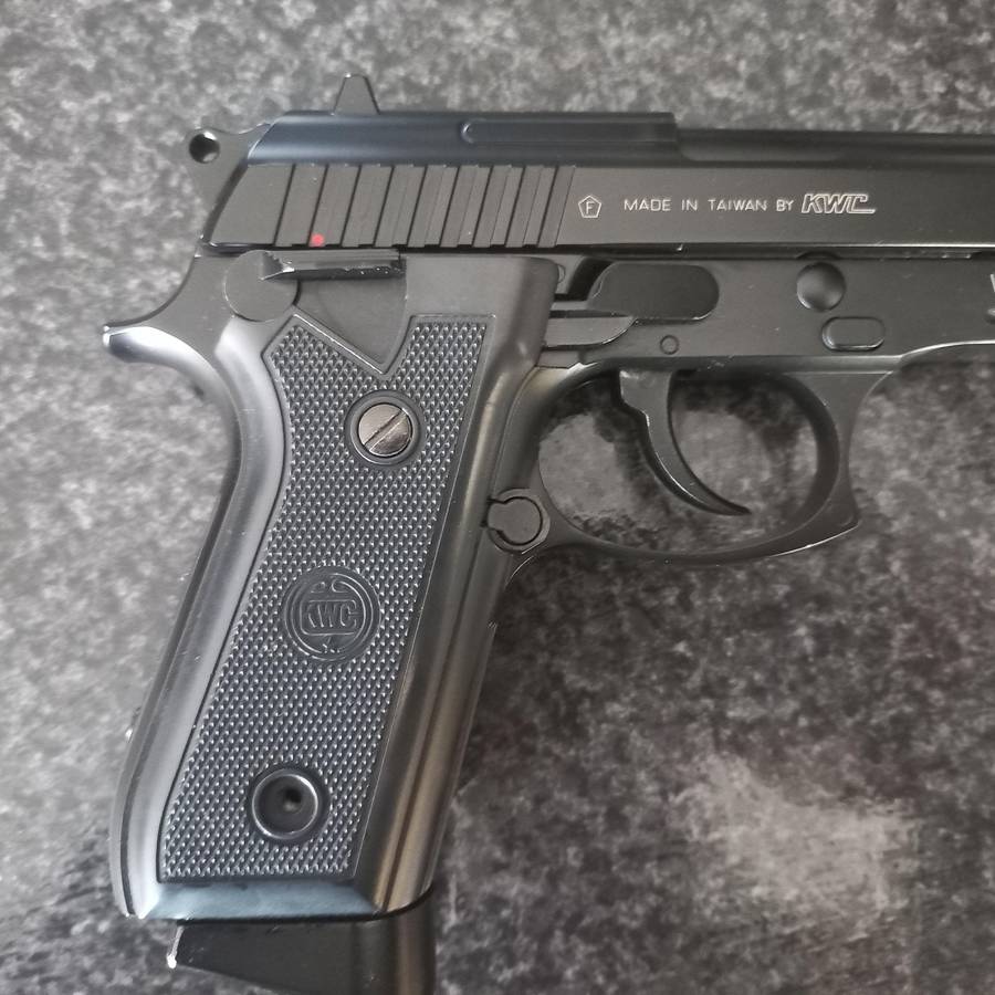 A KWL GAS PISTOL - MADE IN TAIWAN