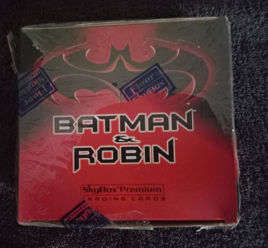 BATMAN AND ROBIN COLLECTABLE CARDS - 1997