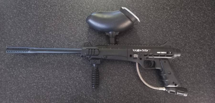 TASNGO ONE PAINTBALL GUN IN GOOD CODITION