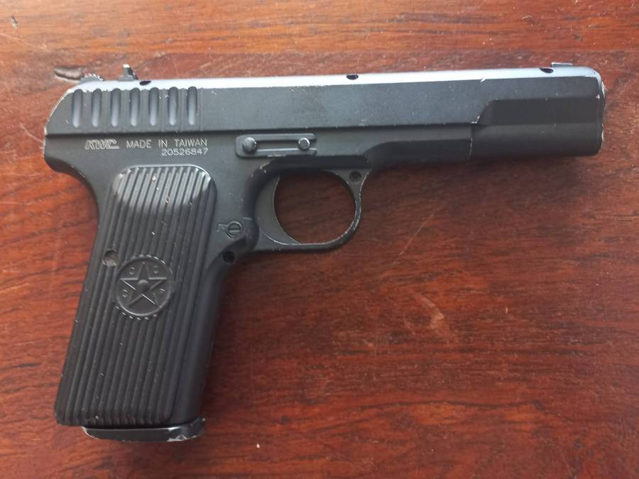 GAS KWC P[ISTOL - MADE IN TAIWAN