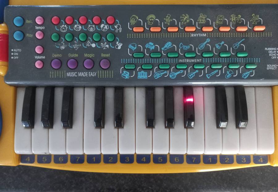 CHICO CHILDRENS PIANO IN VERY GOOD WORKING CONDITION