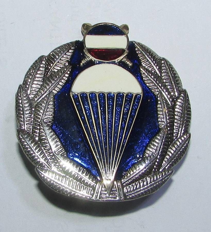 Yugoslavia Army Elite JNA 63rd Brigade Paratrooper Cap Badge