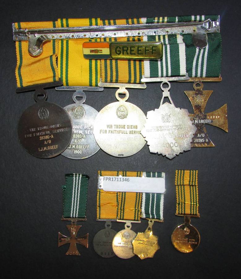 Full Size with Miniatures South African Prison Services Group:28385-A A/O IJM.Greeff