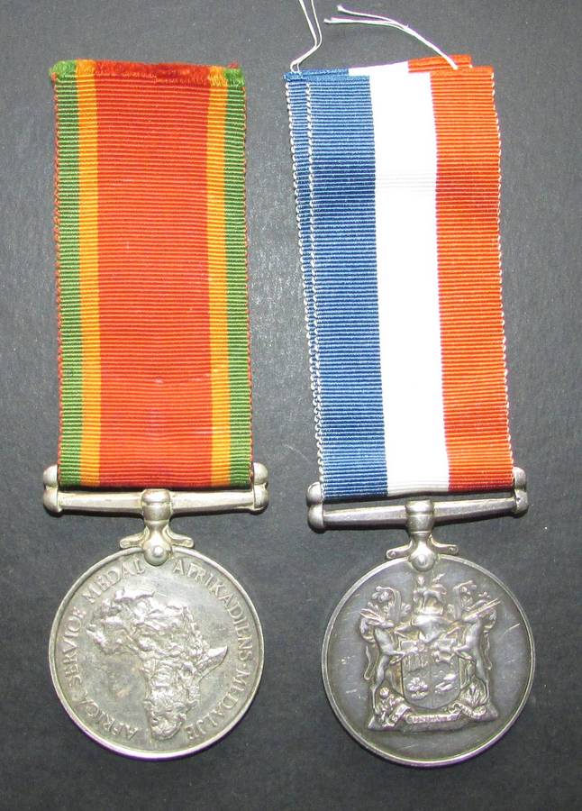 Full Size World War Two Pair to:17846 S.L Pieterse ( Silver )