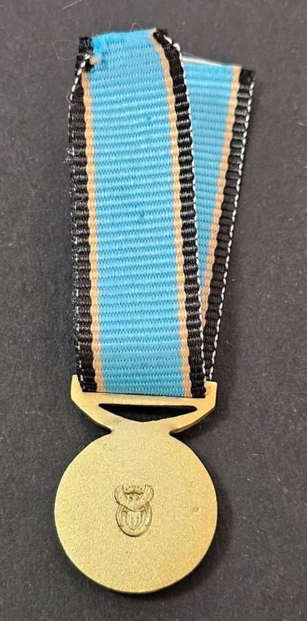 SADF/SANDF Intelligence Services Medal - Star of Honour Gold - Miniature
