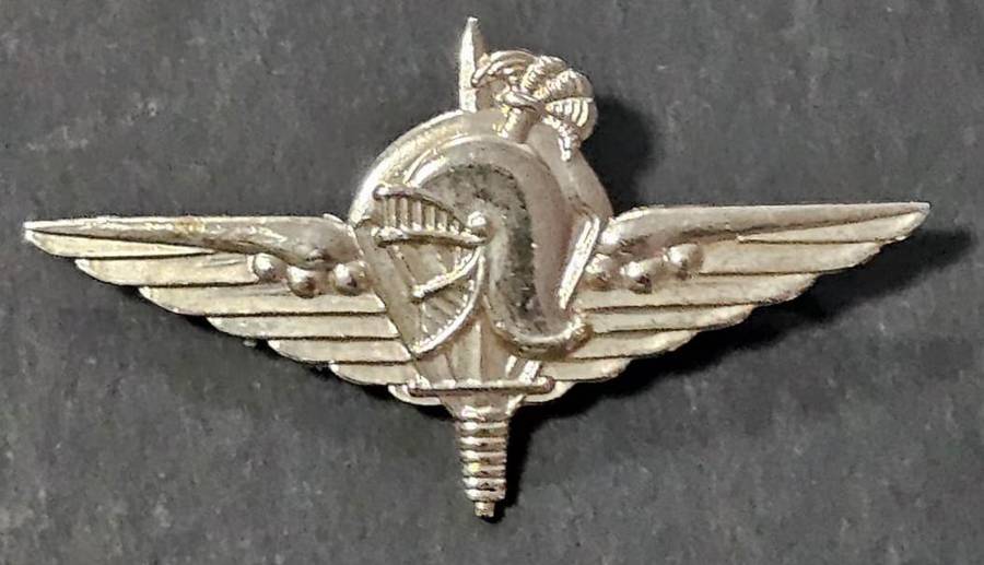 Belgium Para Commando Metal Parachute Airborne Beret Badge